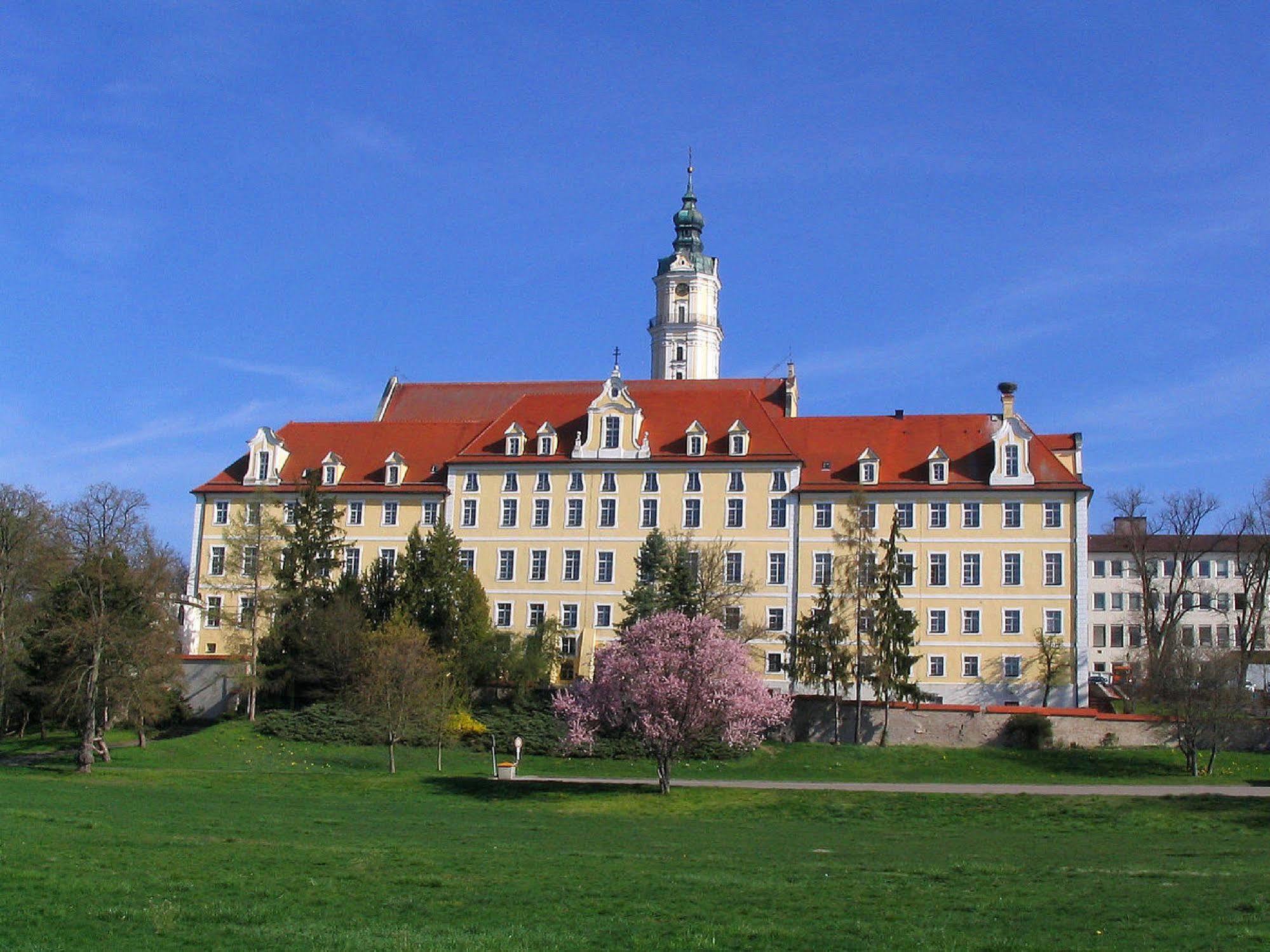 Aparthotel Donaustern 아스베그 외부 사진